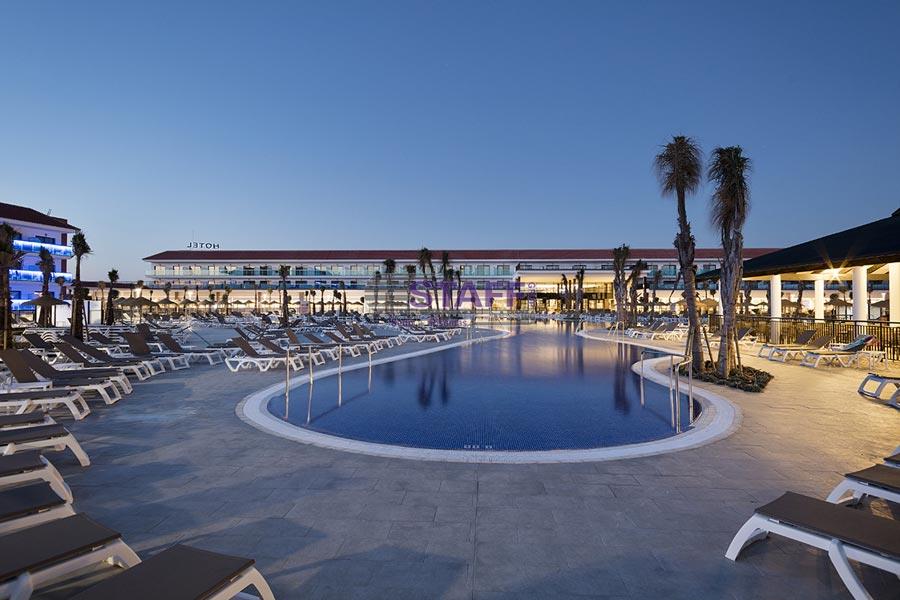 construccion piscina hotel andalucia